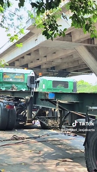 Bengkel Las Agung: Spesialis Service Buntut Trailer