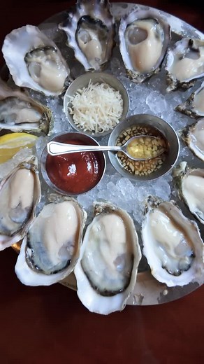 Seattle Food Scene on Instagram: "📍 @fairmontolympic Seattle Food & Drink Guide Here’s where to eat, sip, and brunch, all without leaving the hotel: 🍽️ @shuckersseattle – fresh oysters, buttery crab cakes, cozy classic Seattle 🍸 @foundersclubseattle – moody cocktail bar with speakeasy vibes 🥞 @thegeorgeseattle – stunning brasserie with can’t-miss breakfast dishes Perfect for staycations, date nights, or luxe weekend getaways in the city. ✨ Save this for your next downtown Seattle moment. #in
