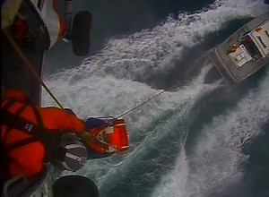 Nice work to the U.S. Coast Guard Air Station Kodiak crew who medevaced a man from a charter fishing boat out of Seward, Alaska today! Check out the story here: https://content.govdelivery.com/accounts/USDHSCG/bulletins/24c1ed8?reqfrom=share | U.S. Coast Guard Arctic