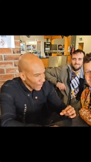 AON2 Pebble Voice (aka Aria) — The Talking Audible Altimeter The AON2 Pebble Voice — also known as Aria — is a next-generation talking audible altimeter that literally speaks your altitude. It can verbally call out heights during the climb to altitude (if you choose), in freefall, and even under canopy — all completely customisable to suit how you fly. My favourite feature? Setting it to clearly say “Deploy, deploy!” right when you need to — leaving zero room for misheard tones or second-guessin