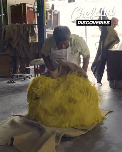 Thai Noodle Factory! From kneading dough to cutting noodles - a fascinating look at the process behind traditional Thai noodle making. | Chefclub Network