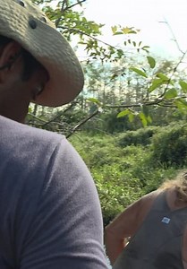 Swamp People: Serpent Invasion S01:E01 - Man vs. Snake