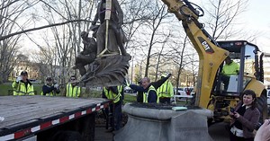 'Oh! Susanna' songwriter's statue removed from Pittsburgh park after criticism