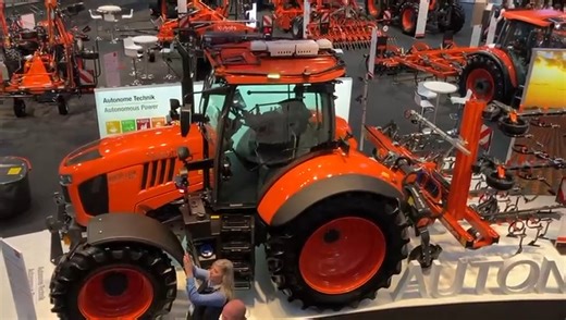 🚜 Besuchen Sie uns auf der Agritechnica 2025 in Hannover! 🌾 Die Agritechnica läuft noch, und Sie haben bis zum 15. November 2025 die Gelegenheit, uns zu treffen! Besuchen Sie uns am Kubota Stand! Dort stehen Ihnen unsere kompetenten Außendienstmitarbeiter persönlich zur Verfügung. Nutzen Sie die Chance für ein Gespräch, um die neuesten Innovationen kennenzulernen und Antworten auf all Ihre Fragen zu erhalten. Wir freuen uns auf Ihren Besuch! #Agritechnica #Kubota #Landtechnik #Hannover #Innova