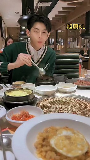 时装模特徐康：引领中国男性时尚潮流