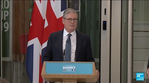 47K views · 1.1K reactions |   Paris et Londres se sont mis d'accord jeudi sur un "projet pilote" d'échange de migrants. Il prévoit que pour chaque renvoi en France d'un migrant arrivé au Royaume-Uni clandestinement, Londres s'engage à accepter un migrant se trouvant en France et exprimant sa volonté, via une plateforme en ligne, de s'installer au Royaume-Uni et justifiant de liens avec ce pays | FRANCE 24 | Facebook