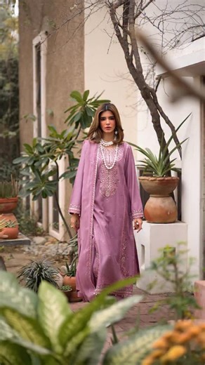 𝐖𝐞 𝐚𝐫𝐞 𝐋𝐈𝐕𝐄 with 𝐀𝐮𝐫𝐞𝐥𝐥𝐞 — 𝐌𝐢𝐝 𝐒𝐞𝐚𝐬𝐨𝐧 𝐅𝐞𝐬𝐭𝐢𝐯𝐞 𝐏𝐑𝐄𝐓 An elevated festive collection defined by timeless ethnic silhouettes, intricate embroidery, and a quiet sense of seasonal opulence. Thoughtfully curated contrasting color combinations add depth and exclusivity to every design. Created to complement moments of joy, this premium edit seamlessly blends tradition with modern refinement in each ensemble. 𝐍𝐨𝐰 𝐚𝐯𝐚𝐢𝐥𝐚𝐛𝐥𝐞 𝐨𝐧𝐥𝐢𝐧𝐞 𝐚𝐧𝐝 𝐢𝐧-𝐬𝐭𝐨𝐫�