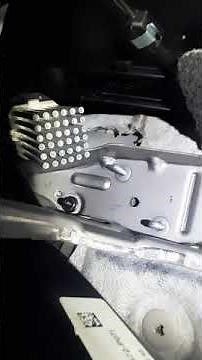 2015 Volvo XC60 T5 Blower Motor Resistor Install - Part 1