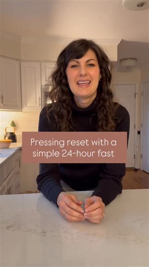 Aimee / Homemaker On A Budget on Instagram: "After the holidays, my body always needs a reset! A simple 24-hour fast (or 36-hours…) calms inflammation, resets digestion, kills cancer cells, and clears my energy. Comment FAST, read the article and join me! Hydrate, rest, pray, and break the fast with whole, nourishing foods. A pause can change everything. #fastingbenefits #cancersurvivor #healthebodynaturally"