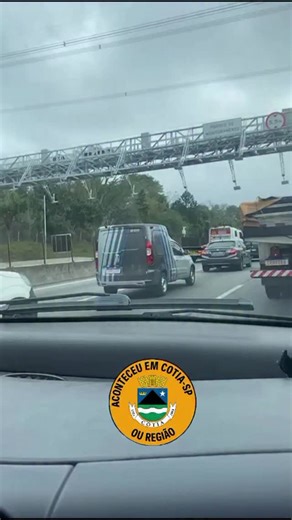Aconteceu.em.Cotia.ou.região on Instagram: "🚨 ACIDENTE NA RAPOSO TAVARES – SENTIDO INTERIOR 🚨 No km 37 da Raposo Tavares, logo após o pórtico, ocorreu um acidente envolvendo dois carros. 👉 As equipes de resgate já estão no local prestando atendimento. ⚠️ Há lentidão no sentido interior — dirija com cautela. #aconteceuemcotia #aconteceunobrasil"