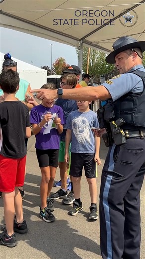 🎡Keeping it safe so you can keep it fun! Our troopers are on the ground at the Oregon State Fair, making sure everyone has a safe and memorable time. If you see them, say hi—they’re here for you! 💙 | Oregon State Police