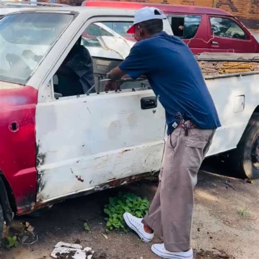 Boikanyo Mofokeng on Instagram: "I'code yase Kasi. Pantsula is an urban black kulture from township of Jita and Meddie based on their attitudes, behaviour. More especially regarding their lingo and dress code. A true definition of confidence. Emapantsuleni Ayy! Muse: @thatmf.fvce Muse: @chezzy_biic_boi Muse: @dela_delakufa 📷: @scottmadamissa_rsa 📷:@monk_gyaguzuo #emapantsuleni #ghetto #kasi #patsula4life#kwaito"