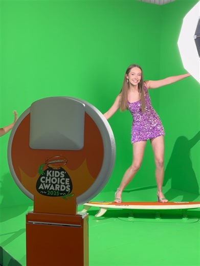 Shiloh Nelson on Instagram: "KIDS CHOICE AWARDS?!?! No way. This was such a cool experience!! Ty Nickelodeon! Results for the video at the end! #KCA live Saturday at 8/7C only on @nickelodeon @kidschoiceawards"