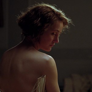 "If you suppress the diaphragm, you suppress all of your feelings. It's about sedating yourself." Vicky Krieps on the very real effects of the corset worn in Marie Kreutzer's stunning new film CORSAGE. Opening in select theaters THIS FRIDAY and everywhere in theaters on January 6! 👑 Learn more: CorsageMovie.com | IFC Films