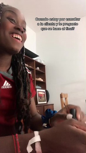 Applying Nail Polish: Tips and Techniques Explained