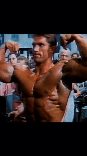 Gym in 80's . . . . . . . . . . . . . . . . . . . . . #mrolympia #bodybuilding #retro #motivation #edit #muscle #massmonster #gym #80s #kevinlevroneedit #fisiculturismo