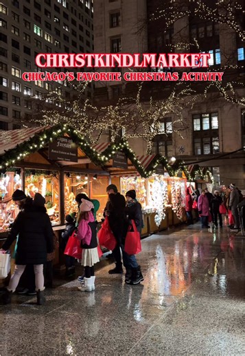 Chicago’s favorite free Christmas activity is back! 🎄 @The Christkindlmarket is a huge German Christmas market with tons of food, drinks and gifts to buy! They’re only open till December 24th at Daley Plaza! Admission is FREE! #christmasmarket #christkindlmarketchicago #christmasinchicago #thingstodoinchicago #explorechicago