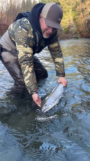 Addicted Fishing on Instagram: "Float was basically touching the raft when this chrome bright steelhead ate. 🎣 One of the closest bites I’ve ever had to the boat and it absolutely crushed it. Great memories fishing with Mike Z’s Guide Service and still shaking my head at how wild this moment was. #steelhead #pnwfishing #floatfishing #addictedfishing #steelheadfishing"