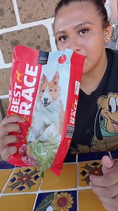 Mariana y Nestor prueban comida para perro | Pakito Quetzalcoatl