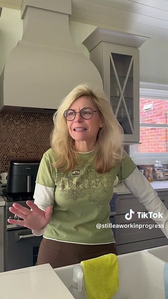 🧼 Mom cleans house while explaining political and economic models 🇺🇸 Is Mamdani a communist? What is communism? What is red-baiting? What is democratic socialism? #politicstiktok #economics #creatorsearchinsights #edutok