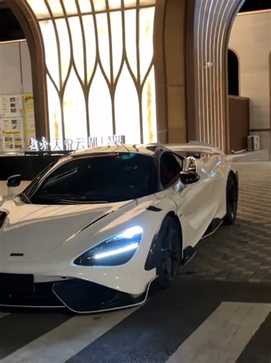 McLaren 720S: A Glimpse of the Iconic Supercar