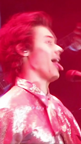 harry doin the head flip 🥰🥰 || #harrystyles #fyp