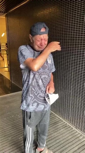 A PRIMEIRA VEZ A GENTE NUNCA ESQUECE! 🔥🦅 Se liga na reação desse torcedor ao entrar pela primeira vez na Arena do Corinthians 🥹🥹 Existem coisas na vida que você não explica, simplesmente sente! 📹 Reprodução / eotimedopovo01 #Corinthians #FutebolBrasileiro