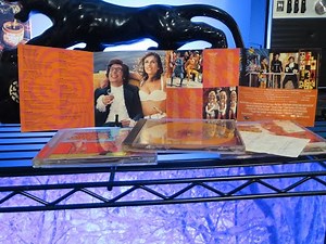 Austin Powers Soundtrack 10. The James Taylor Quartet - Austin's Theme - Compact Disc - 1997