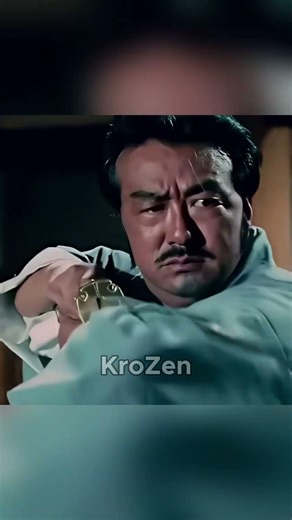 Bruce Lee vs the dojo master AGAIN 🐉 | L'épée n'a pas suffi #shorts