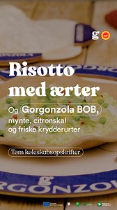 Velduftende, cremet og overraskende frisk: risotto med ærter og Gorgonzola BOB, mynte, citronskal og friske krydderurter er den perfekte opskrift til at give denne årstid en ny smag. 🌿🍋 Den tilberedes sådan her.👇 350 g carnaroli-ris 150 g Gorgonzola BOB 200 g kogte dybfrosne ærter 1 skalotteløg 1 lt grøntsagsbouillon 1 ske hvidvinseddike Persille, efter behag 1 citron Rosépeber Ekstra jomfruolivenolie Salt Blend 2/3 af ærterne med en smule ekstra jomfruolivenolie, persille, salt og peber til 