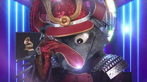 Erizo derrocha sensualidad con ‘La mordidita’ en la Gran Final de ‘Mask Singer’