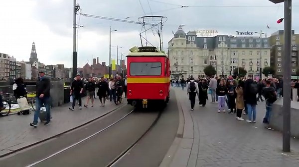 50 jaar EMA: historische trams in Amsterdam rijden dienstregeling lijn 16