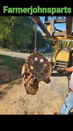 1.5K views · 14 reactions | John Deere 1010 Crawler final drive refurbish.. Farmerjohn #JohnDeere #dozer #tractor | Farmer Johns Parts | Facebook