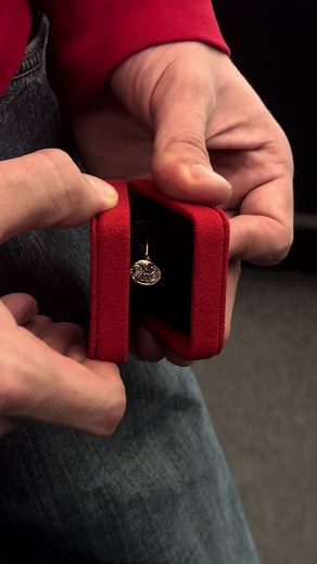 Reviving Bezel Settings with Gorgeous Oval Diamond