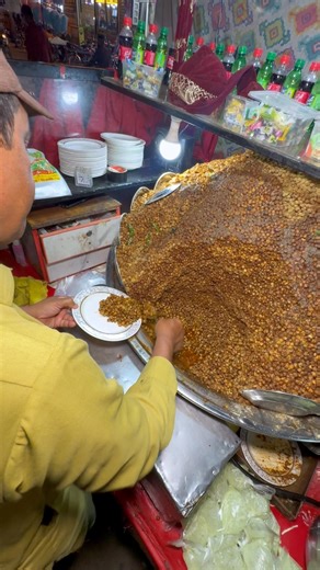 Most Viral Mountain of Chickpeas | Nasir Fry Chanay | Homemade Chanay 😍