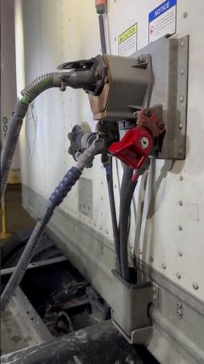 Lock on glad hand of trailer, safety features, trailer wont move while loading, usa.