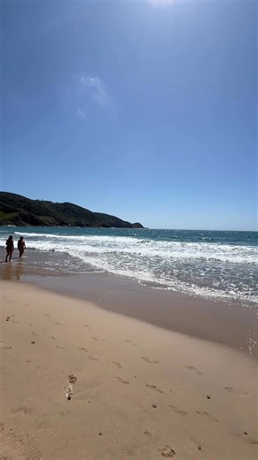 3.9K views · 181 reactions | Praia Brava - Existe uma coisa na vida que nunca é demais: praia, onde esse vídeo chegou | Cabo Frio e o Mundo | Facebook