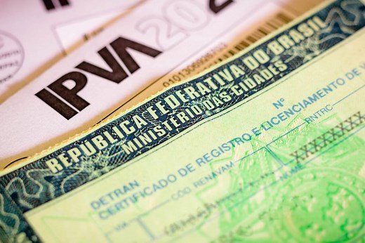 What's the Difference Between a Car Title and a Vehicle Registration?