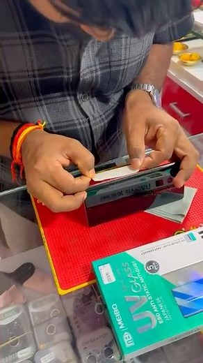 Curve Screen protector ये रहा टैंपर्ड का इलाज बार बार टुटने का झंझट ख़त्म 😳#shorts #trending #viral