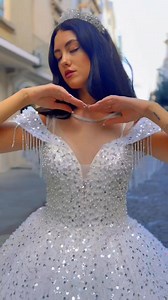 Amarya bridal creates unique styles of wedding dresses from modern chic to classic elegant. All gowns are made in Turkey. | Amarya.bridal