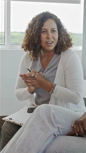 Group Discussions with Smart Speaking