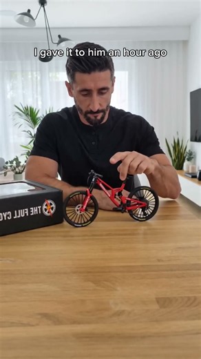 She gave him a die-cast mini MTB with real suspension and lost him for an hour