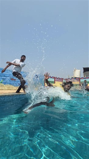 swimming pool lo wwe stunts chesamu🤣#funnyvlogs #comedyvlogs