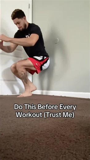 Wall sit challenge - strengthen your legs!