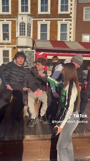 Kevin Gates - Finish The Lyric Challenge with Two Phones