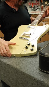 🔥🎸 Rare and historic — this is the Murphy Lab Johnny Winter Firebird V Reissue, and it’s a true collector’s piece. ✨ Features: Only 125 made worldwide — this one is #28 Exact replica of Johnny Winter’s iconic Firebird V Reverse banjo tuners & trapezoid inlays Rosewood fingerboard & ABR-1 bridge Lightweight tailpiece & period-correct aging Even includes the missing knob insert, just like Johnny’s original This guitar nails the look, feel, and soul of Winter’s legendary axe. A must-have for coll