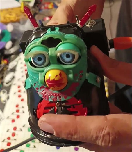 Circuit bent Furby by Psychiceyeclix #furbyfandom #furby #circuitbending #circuitbent #glitch #noise