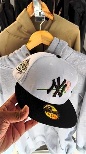 Fitted Hats NY 1999 World Series 2Tone White Black (Rose) #anklebreaker #fitted #newyork #yankees