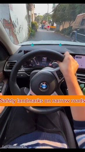 Safety landmarks on narrow roads #car #newdriver #drivingtips #cardriving #cardrivingtips #cardrivinggame #LearnToDrive #USA | Driveology Tips