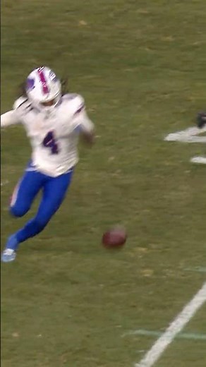 Nick Herbig forced it out, Patrick Queen recovered it 🤝 #BUFvsPIT on CBS